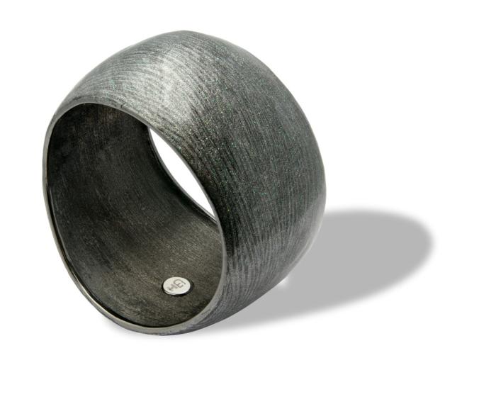 dsc1854.jpg Schiava colore argento nero